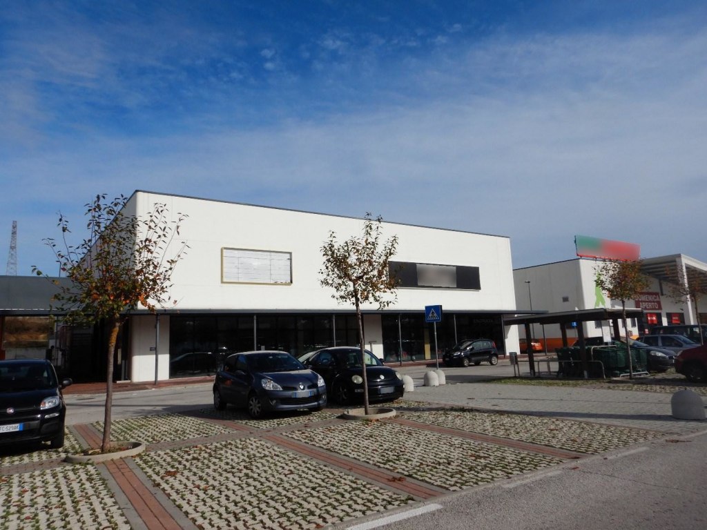 Commerciële ruimte in Osimo (AN) - LOTTO ALFA 4
