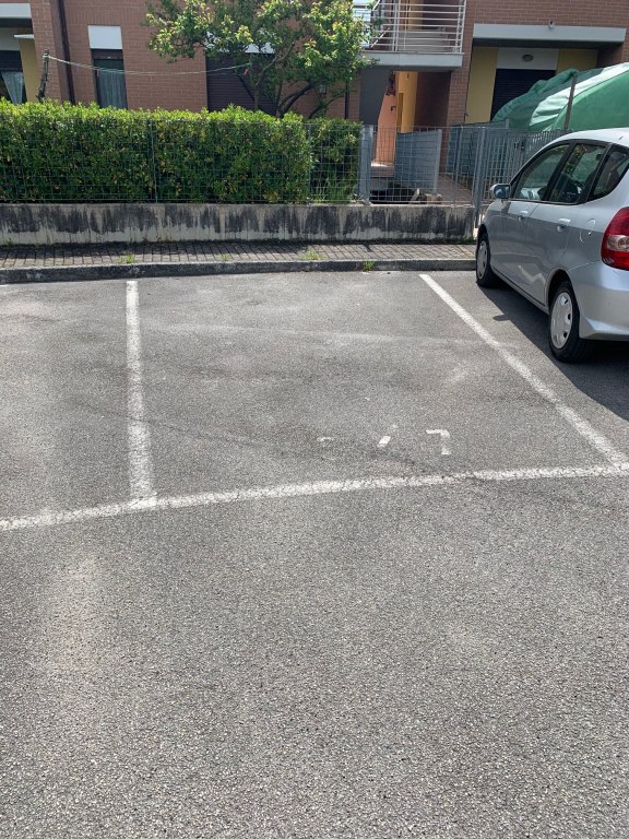 Plaza de aparcamiento descubierta en Macerata - LOTE B15