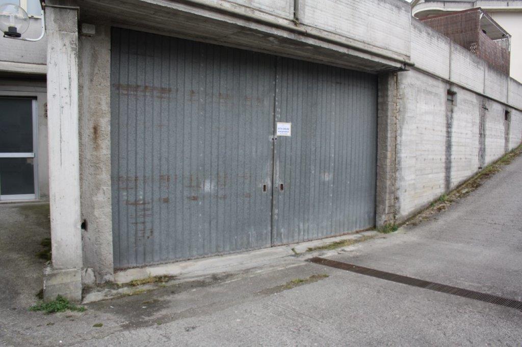 Garaje-almacén en Monsampolo del Tronto (AP) - LOTE 34