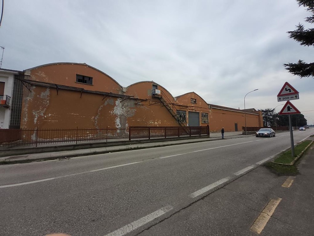 Industrial building in Ostellato (FE)