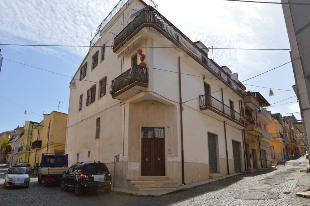 Kuća u San Nicandro Garganico (FG) - LOTTO 1