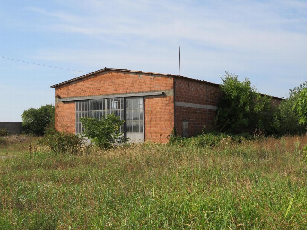 Skladište s nadstrešnicama i zemljište s mogućnostima izgradnje u Sanguinetto (VR) - LOTTO B8