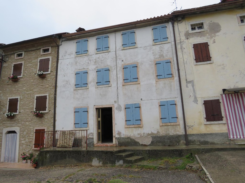 Stanovanje v hiši s pritličjem z zemljiščem v San Mauro di Saline (VR) - LOT 2