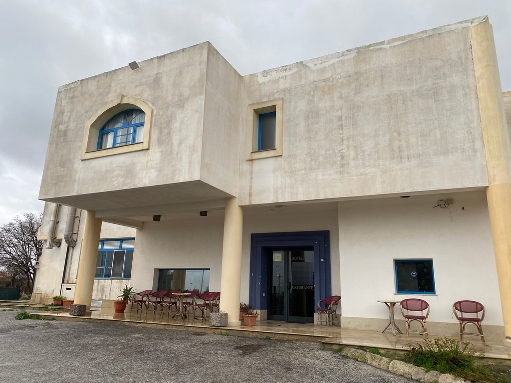 Cessione azienda centro sportivo a Melilli (SR)